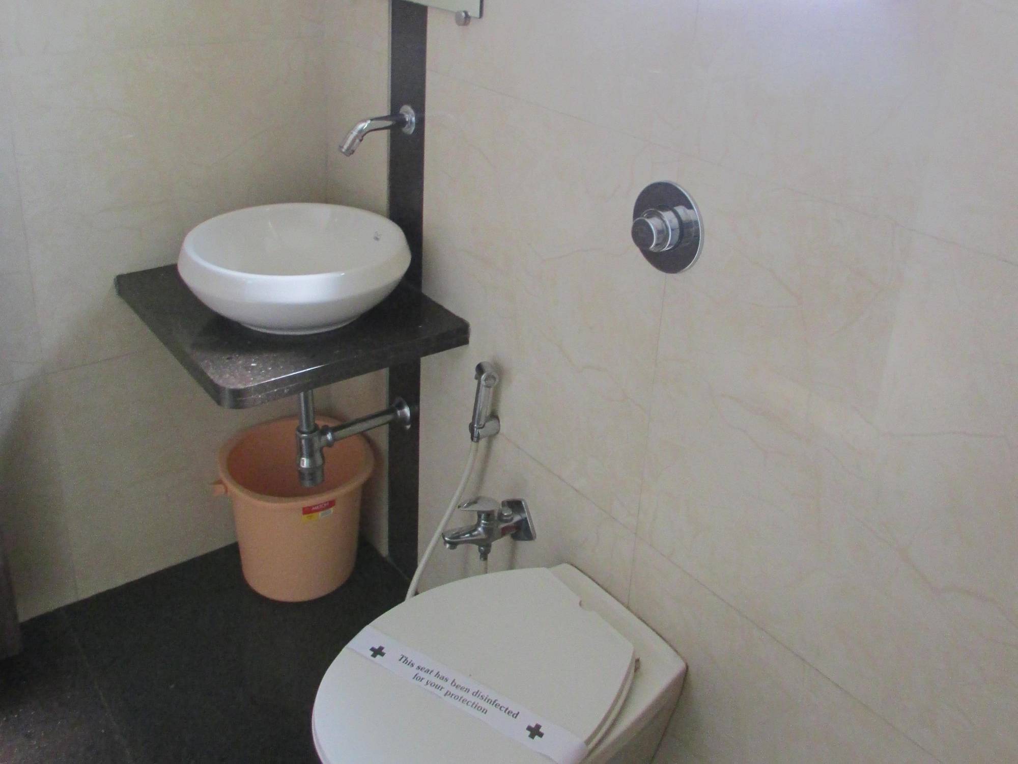 Hotel Mourya Residency Thane Buitenkant foto