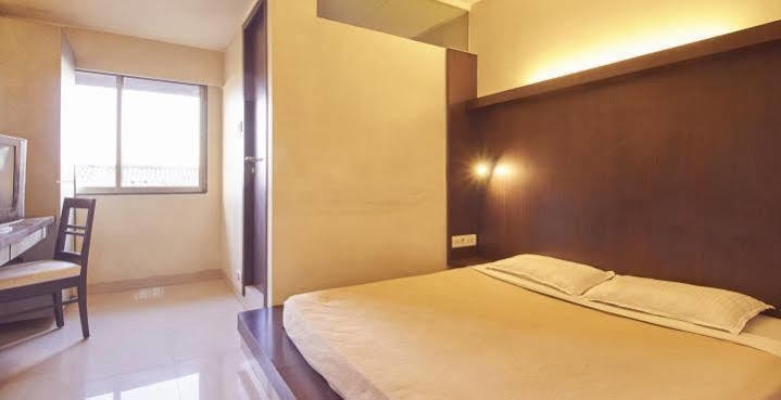 Hotel Mourya Residency Thane Buitenkant foto