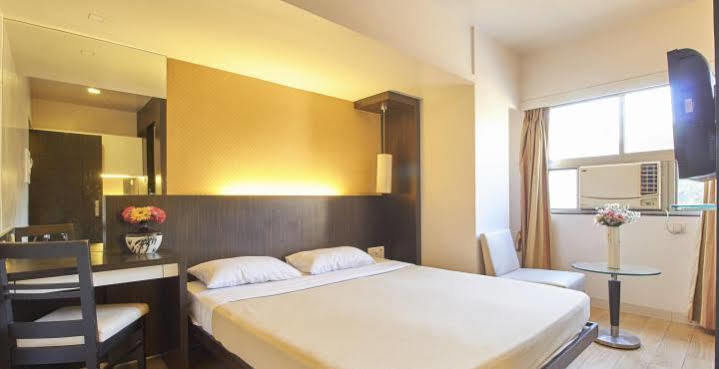 Hotel Mourya Residency Thane Buitenkant foto